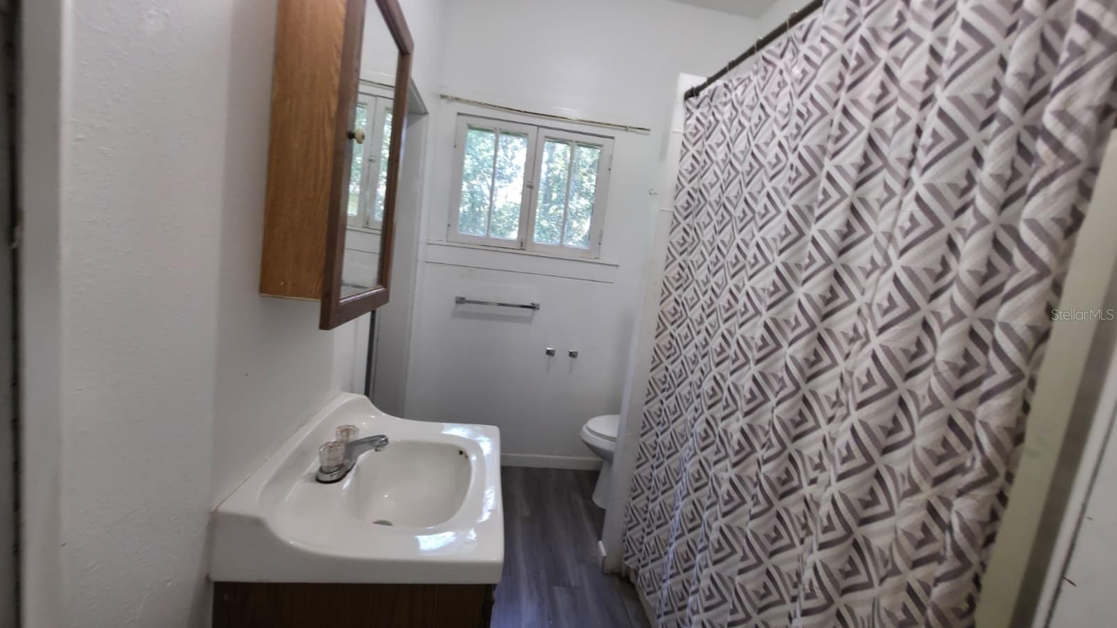 Single Family Residence at 310 E NOBLE AVE, BUSHNELL, photo 5 of 24
