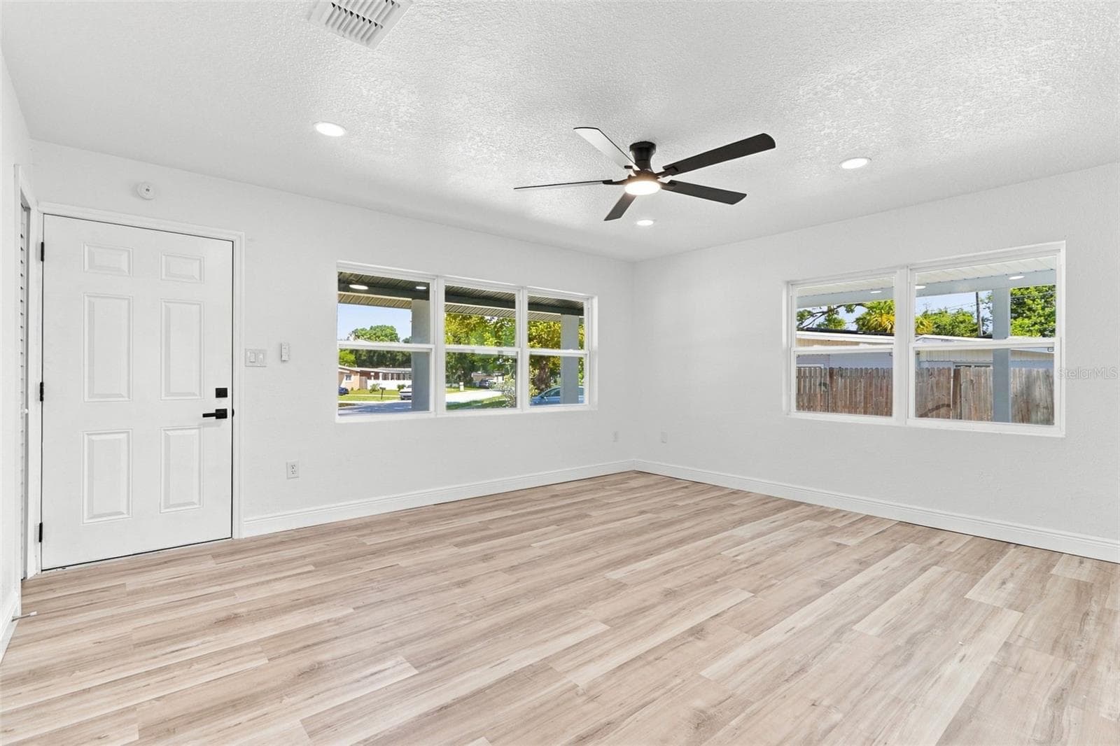 Single Family Residence at 4904 DANNY BOY CIR, ORLANDO, photo 10 of 70