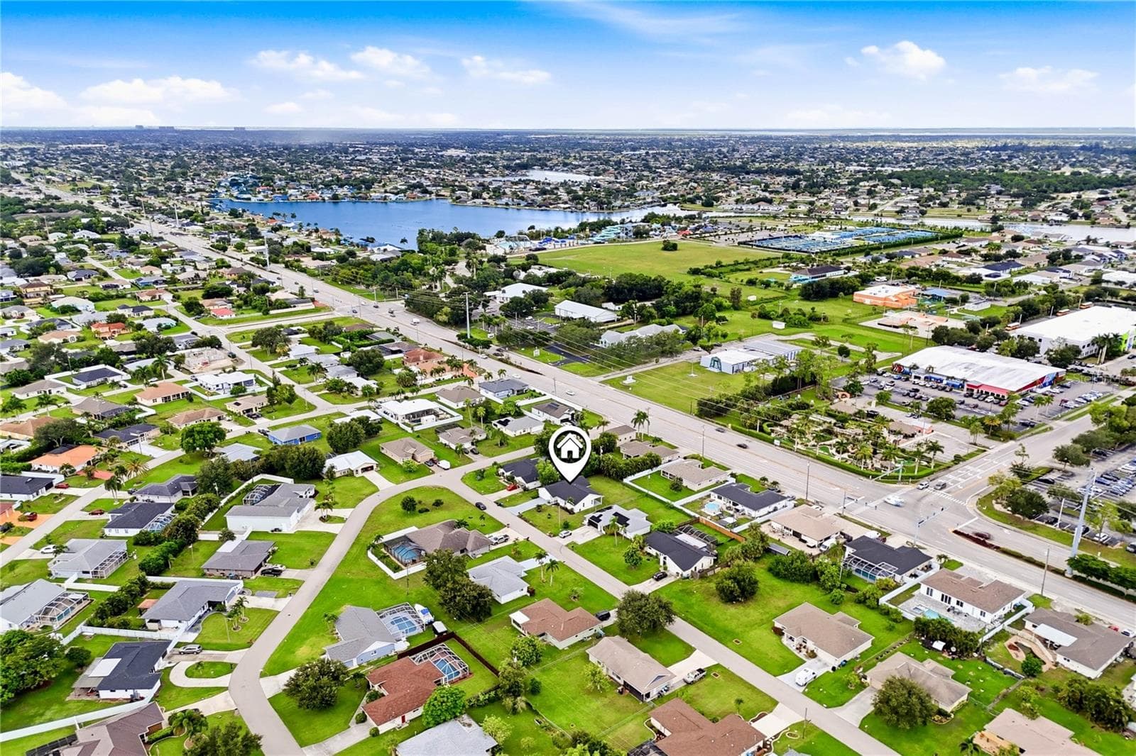 LOCATION, LOCATION, LOCATION! Centrally positioned near SANTA BARBARA BLVD w/ convenient access to HANCOCK BRIDGE PKWY, PINE ISLAND RD & VETERANS PKWY for shopping, dining, entertainment & everyday conveniences. - 256 SE SANTA BARBARA PL, CAPE CORAL