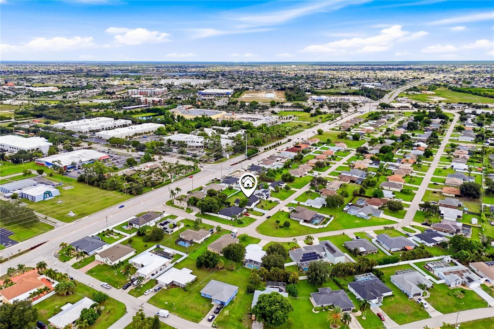 Live the SWFL LIFESTYLE every day, sunshine, outdoor adventures, waterfront fun, dining, entertainment & everything SWFL has to offer! - 256 SE SANTA BARBARA PL, CAPE CORAL