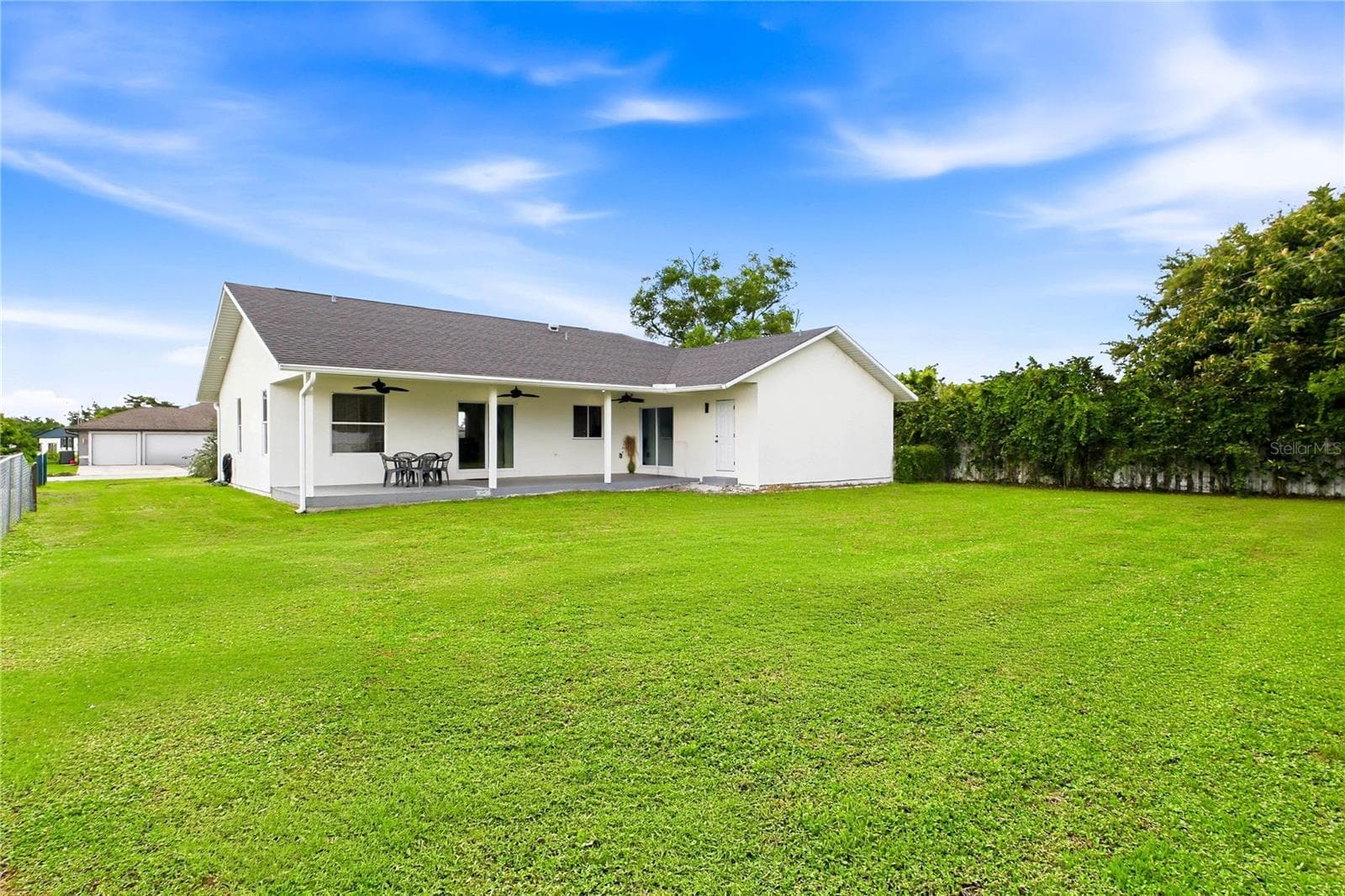 Beyond it is the HUGE BACKYARD w/ incredible possibilities for a future POOL + SPA, outdoor kitchen, garden or private SWFL OASIS! - 256 SE SANTA BARBARA PL, CAPE CORAL