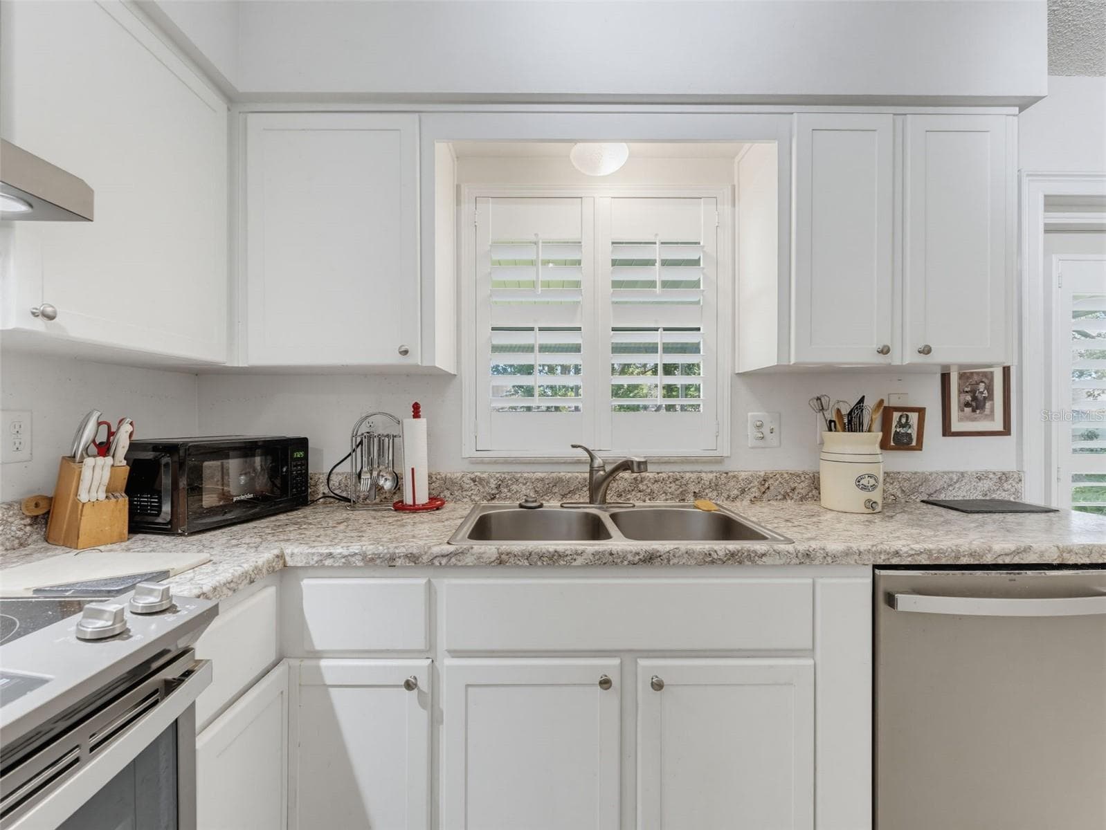 DOUBLE STAINLESS SINK - 11113 NORVELL RD, SPRING HILL