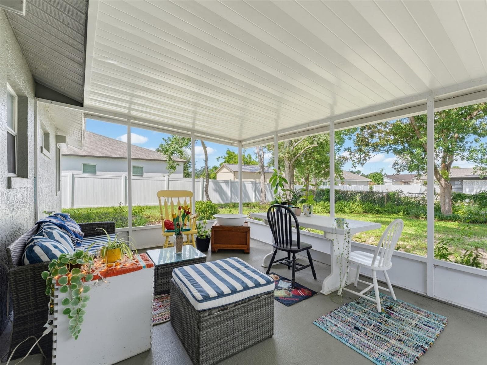 OVERLOOKING THE PEACEFUL BACKYARD - 11113 NORVELL RD, SPRING HILL