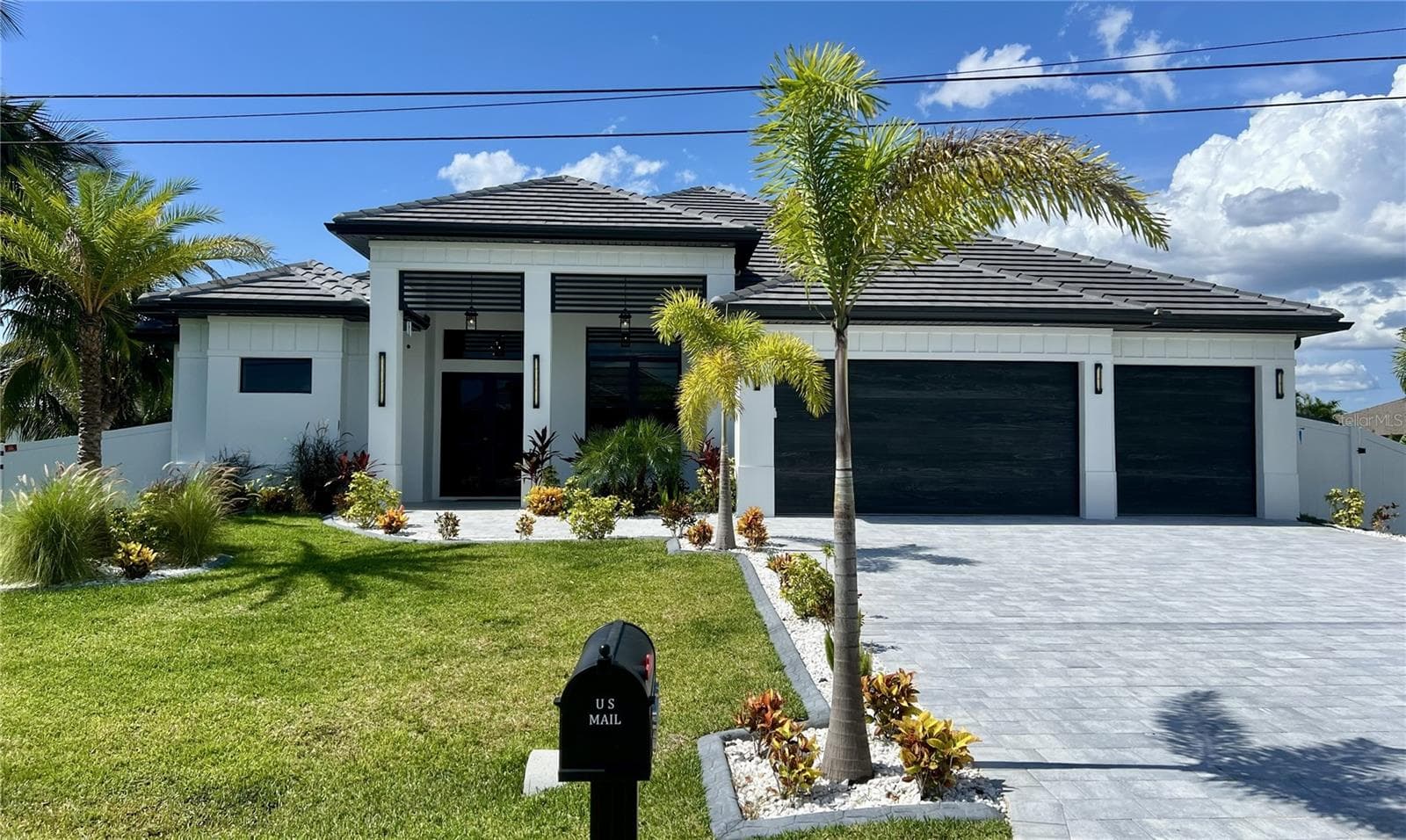 3413 NW 1ST TER
