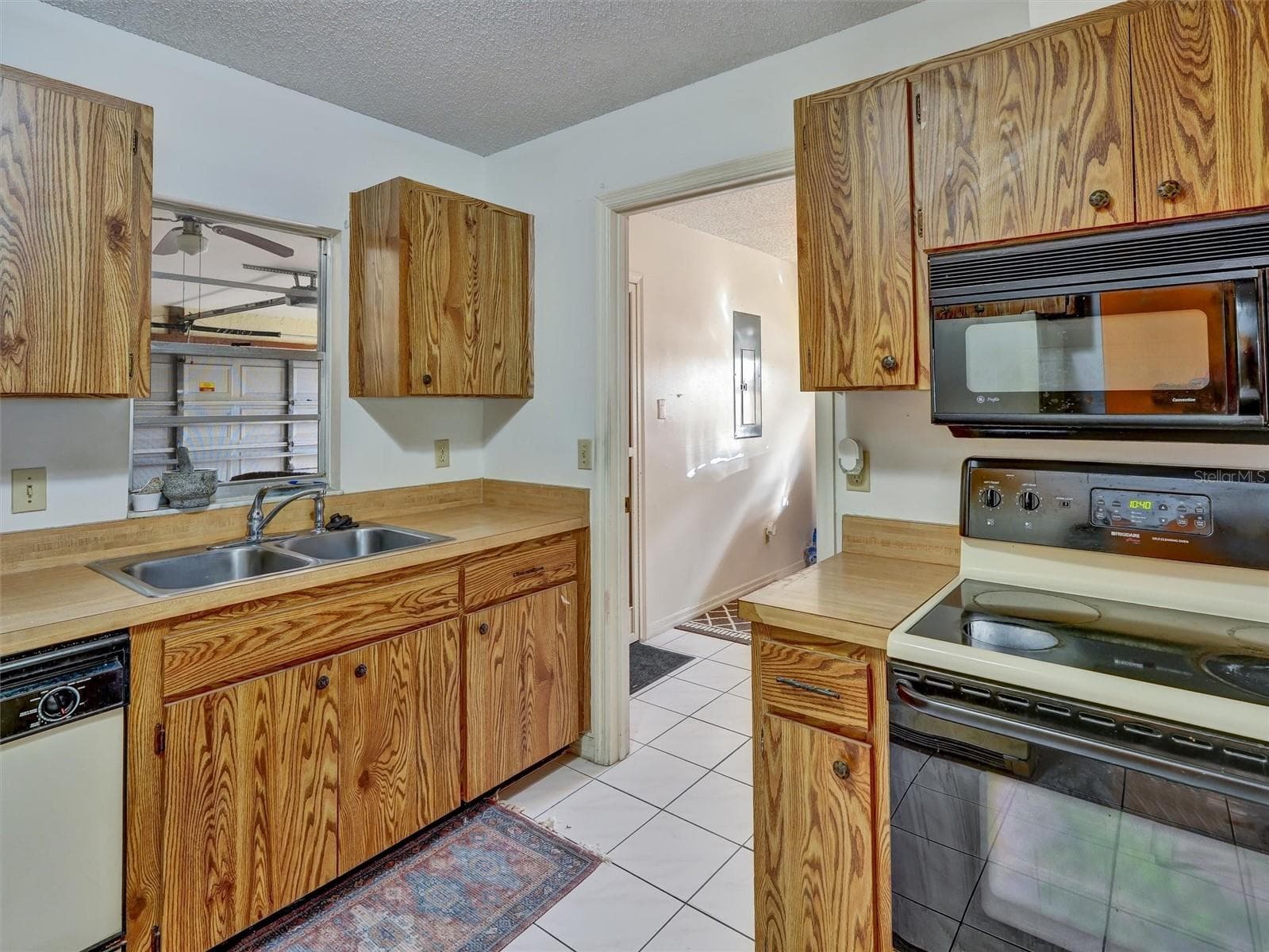 Single Family Residence at 202 CACTUSFLOWER LN, SUN CITY CENTER, photo 20 of 43