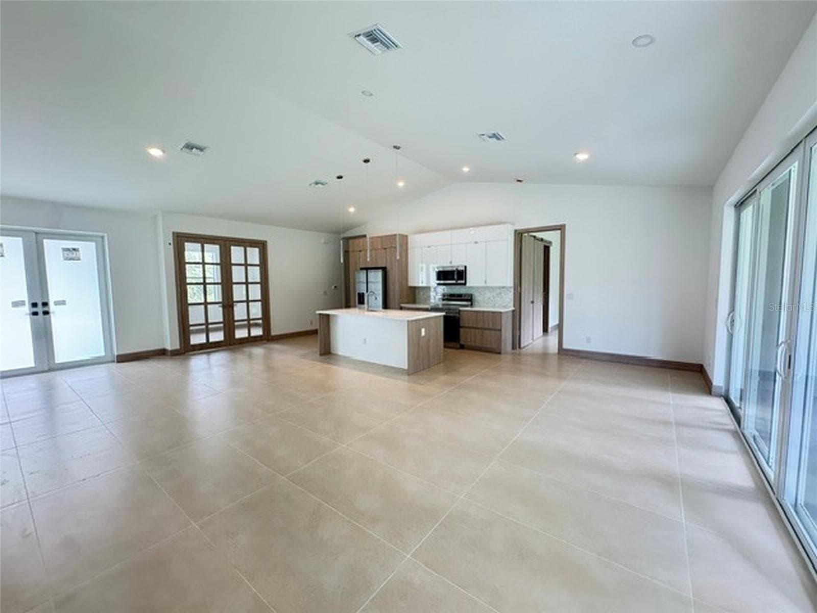 Living room - 3259 LANGMAID AVE, NORTH PORT
