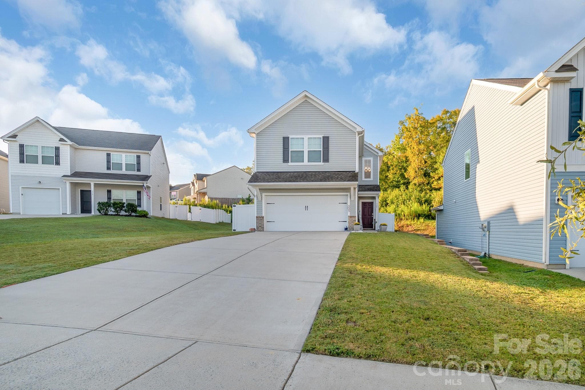 Single Family Residence at 525 Newfound Hollow Drive, Charlotte, photo 2 of 47