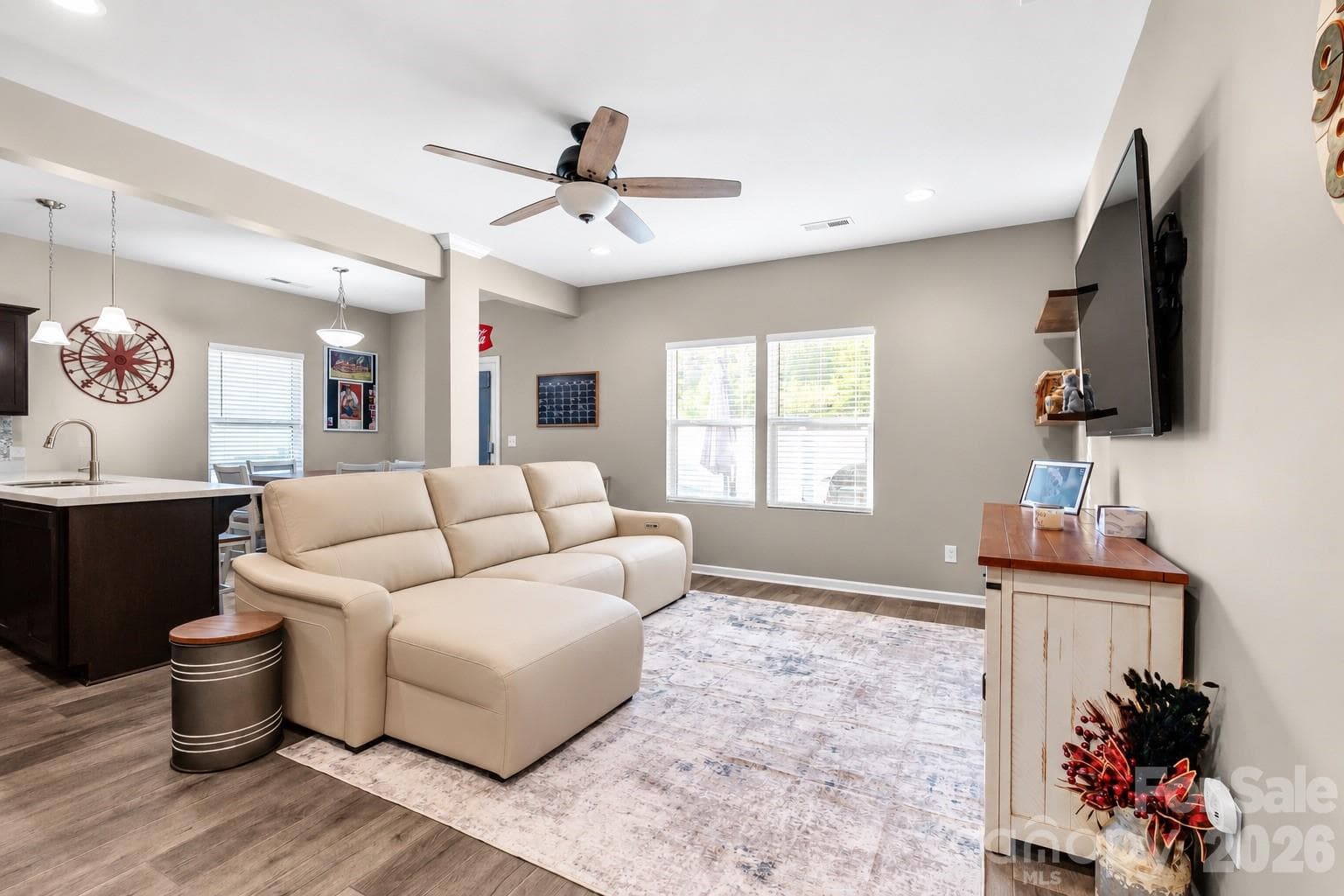 Single Family Residence at 525 Newfound Hollow Drive, Charlotte, photo 9 of 47