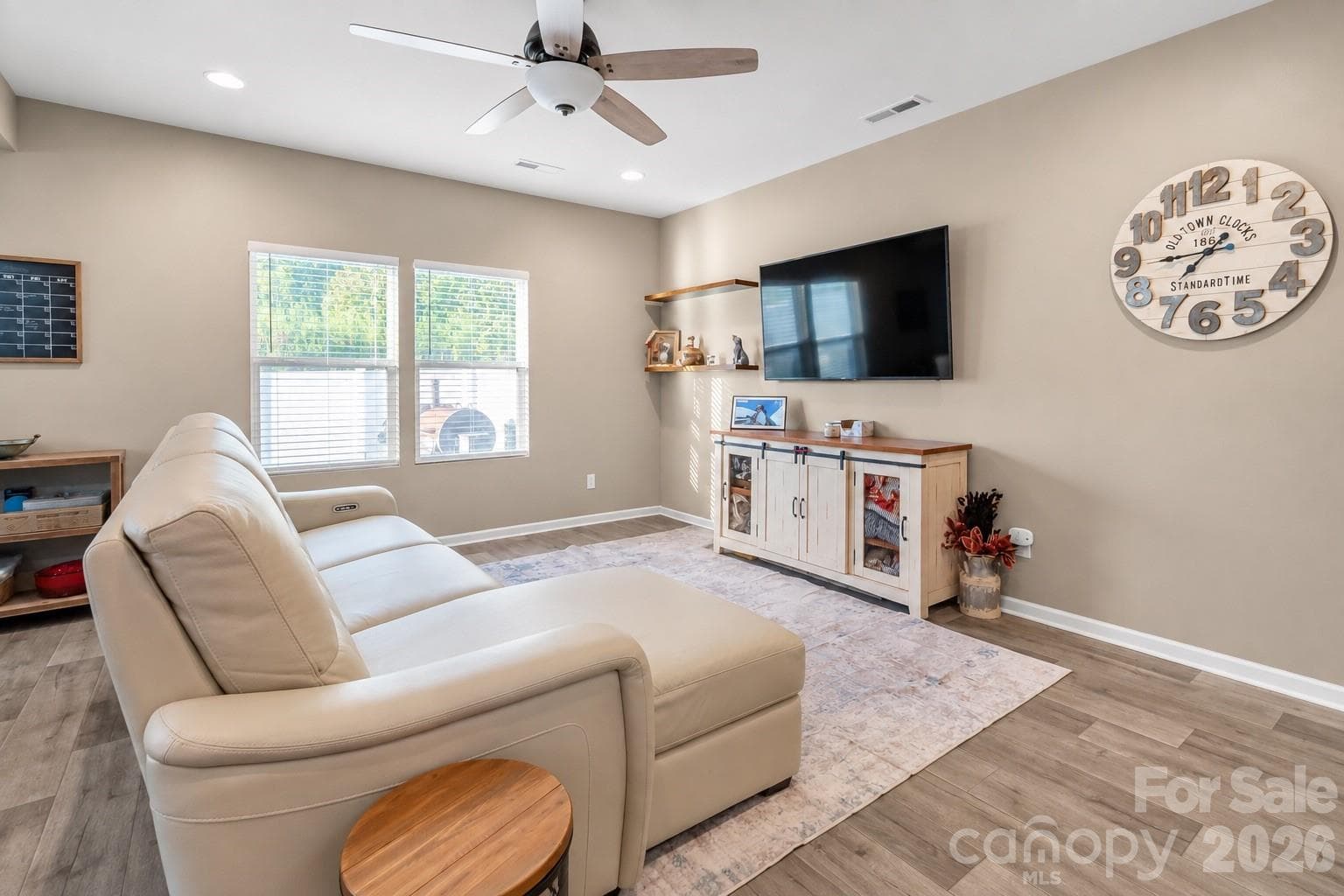 Single Family Residence at 525 Newfound Hollow Drive, Charlotte, photo 11 of 47