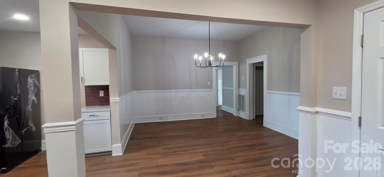 Single Family Residence at 509 5th Street, Spencer, photo 8 of 31