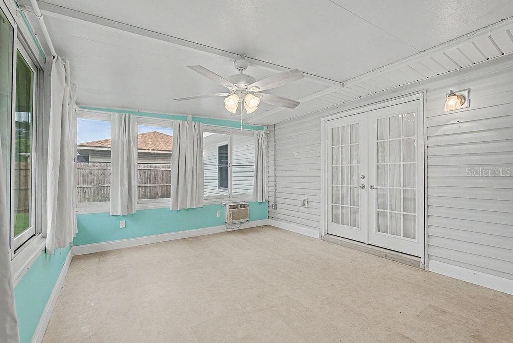 Florida Room - 2392 SE 175TH TERRACE RD, SILVER SPRINGS