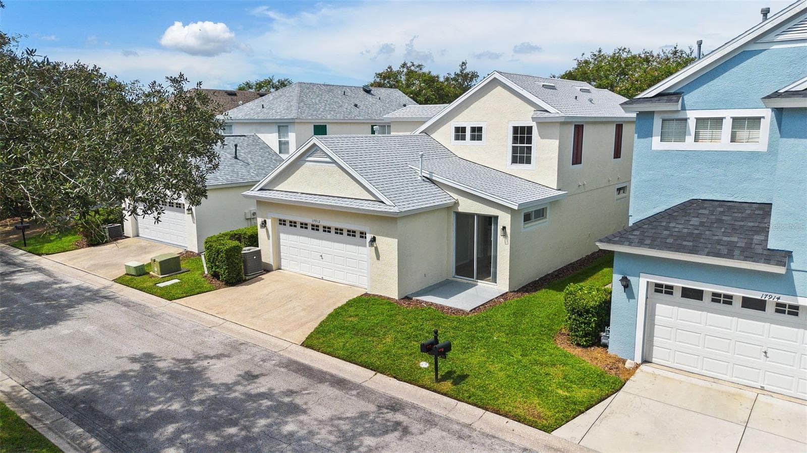Rare entrance from Havenview - 17912 HAVENVIEW LN, LUTZ