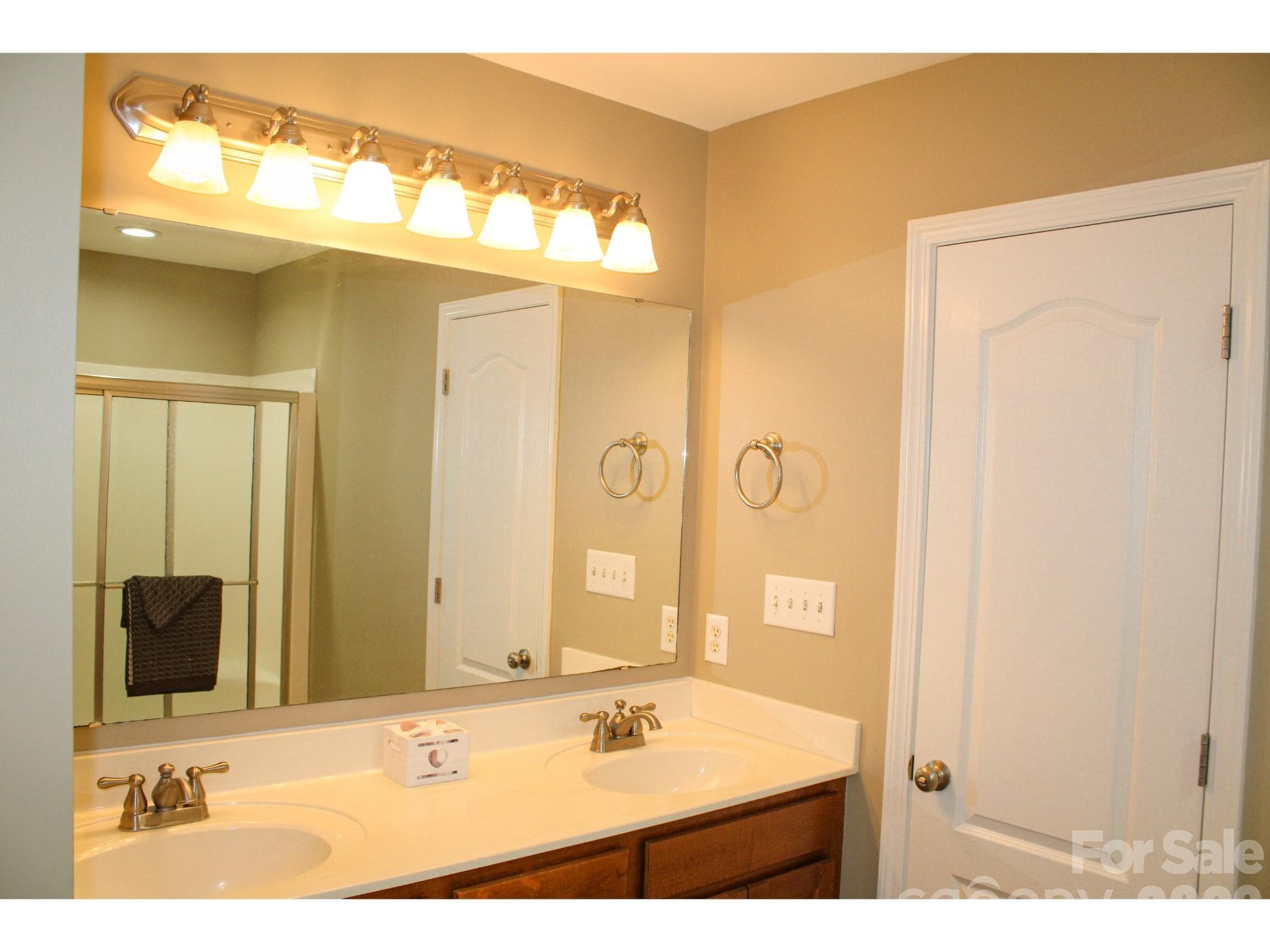 Single Family Residence at 1058 N Lilac Lane, Salisbury, photo 20 of 48