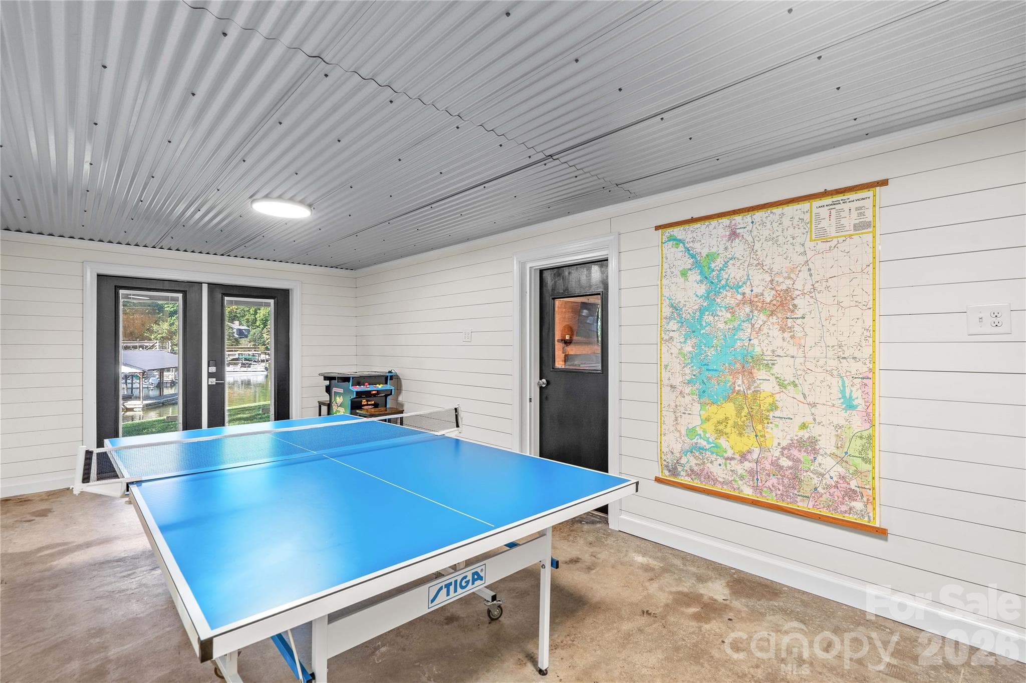 Recreation room with ping pong table - 150 Shady Cove Drive, Troutman
