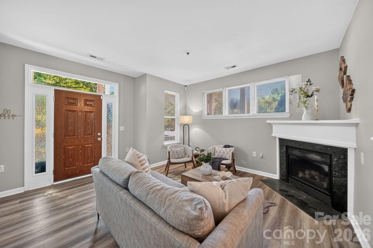 Townhouse at 601 N Davidson Street, Charlotte, photo 5 of 36