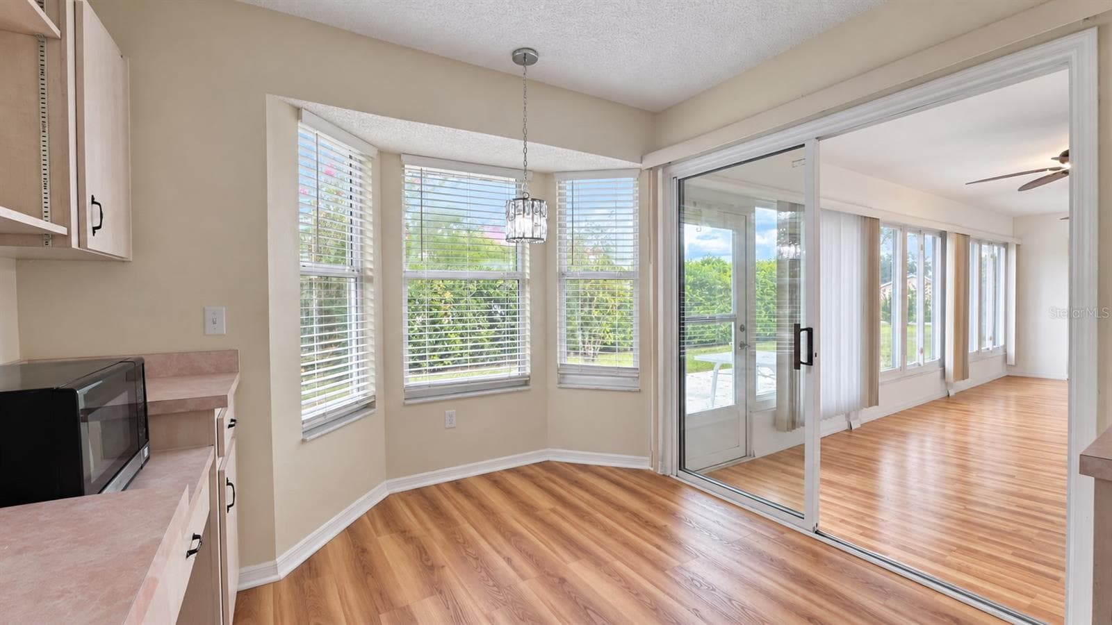 Breakfast room facing the backyard. - 6501 SW 84TH PLACE RD, OCALA