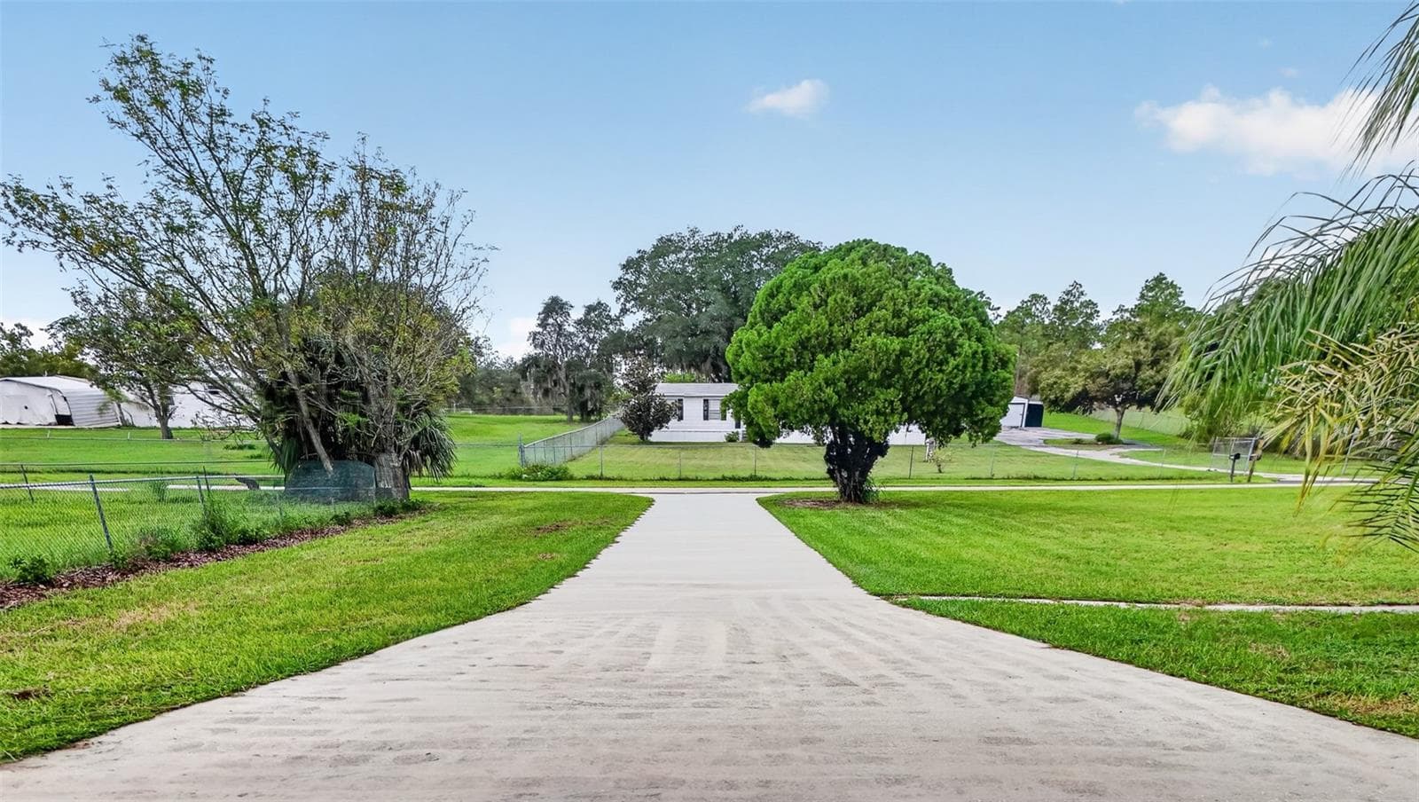 Manufactured Home at 4030 ROLLING HILLS CT W, LAKE WALES, photo 11 of 48