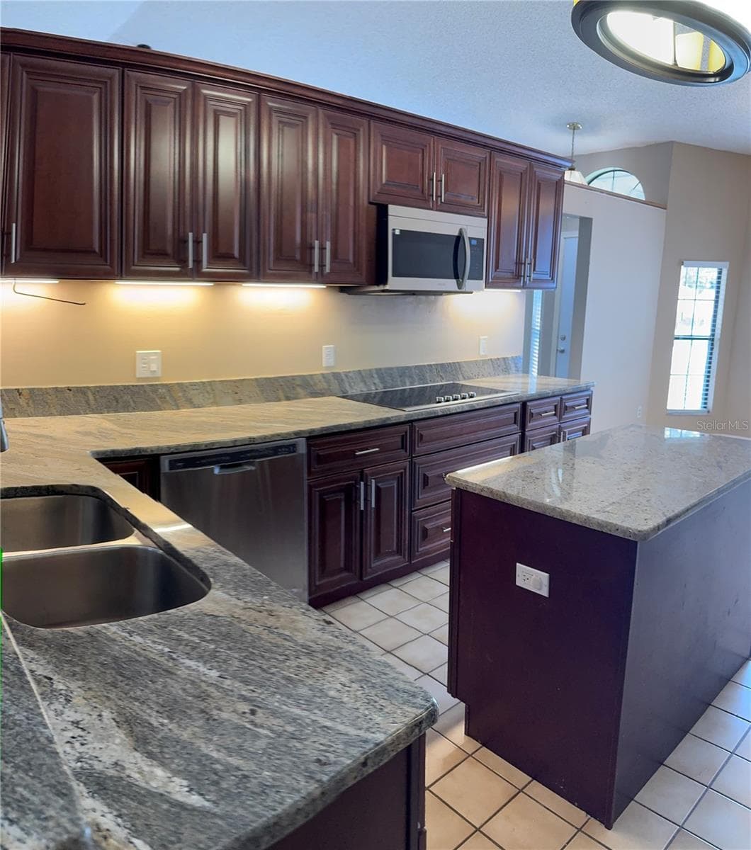 Single Family Residence at 12745 NEWFIELD DR S, ORLANDO, photo 9 of 30