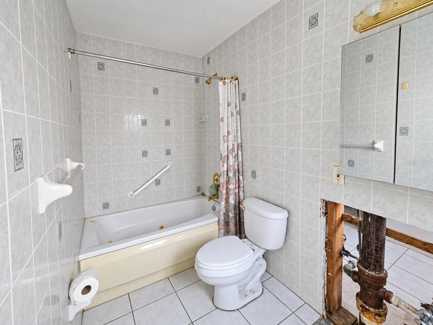 Primary Bath - 13401 1ST ST E, MADEIRA BEACH