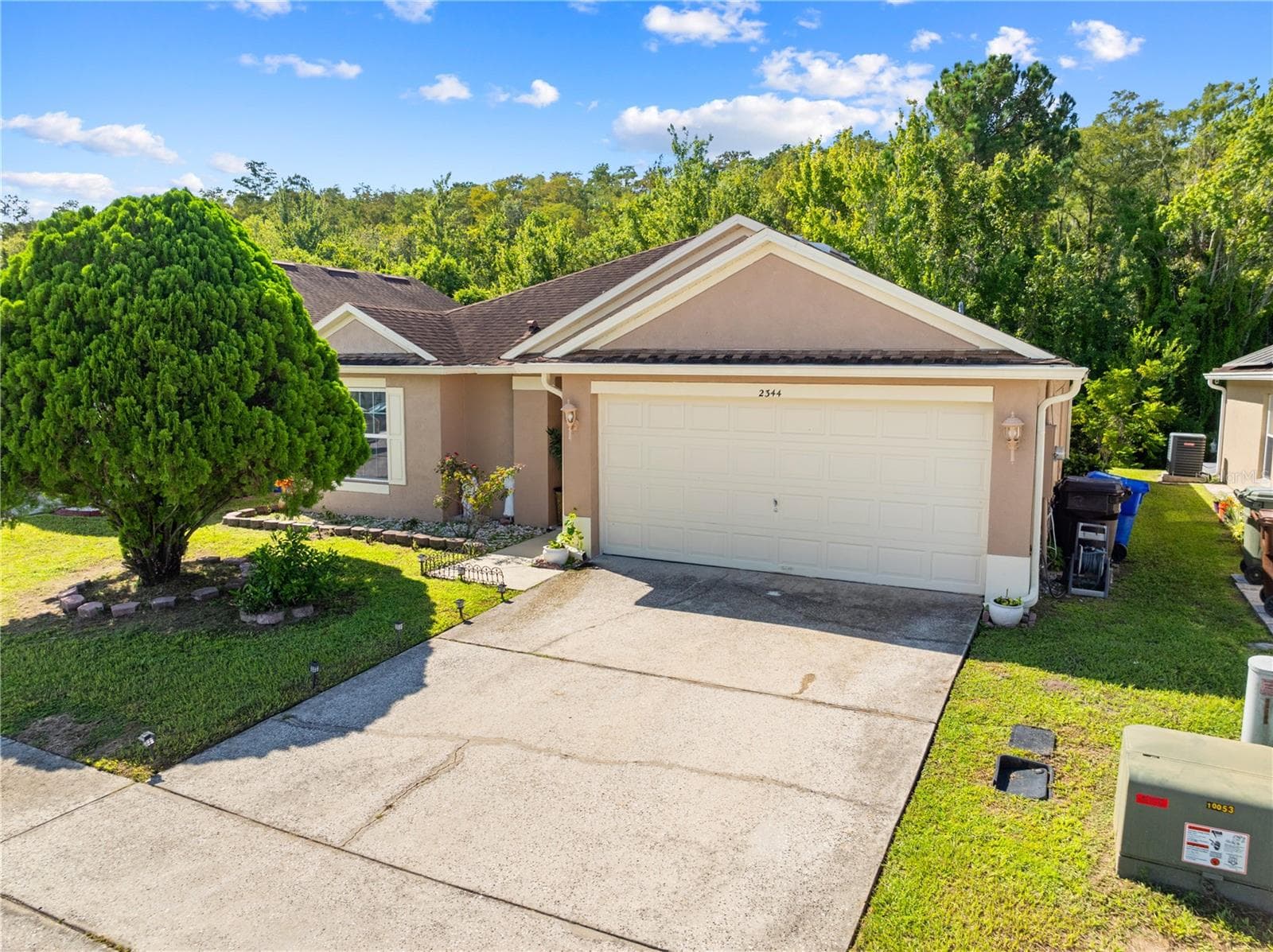 Single Family Residence at 2344 TOPAZ TRL, KISSIMMEE, photo 2 of 26