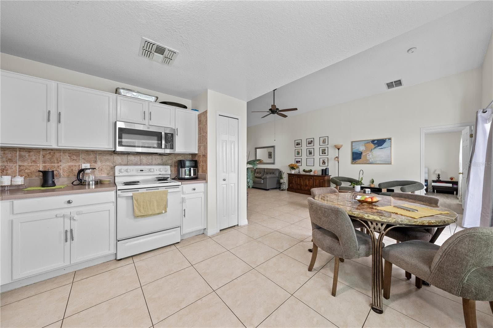Single Family Residence at 2344 TOPAZ TRL, KISSIMMEE, photo 8 of 26