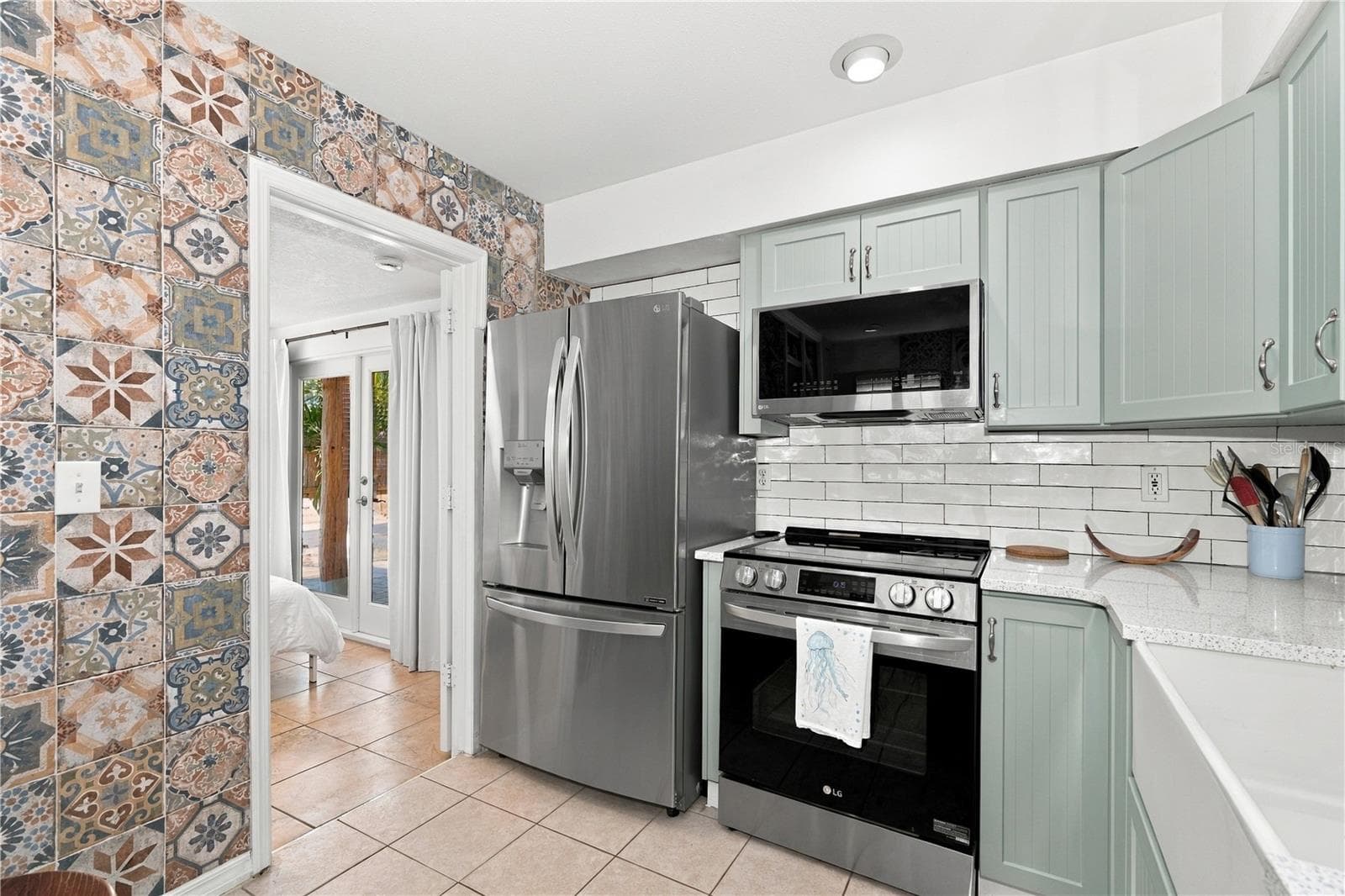 Single Family Residence at 839 FLORIDA AVE, PALM HARBOR, photo 16 of 93