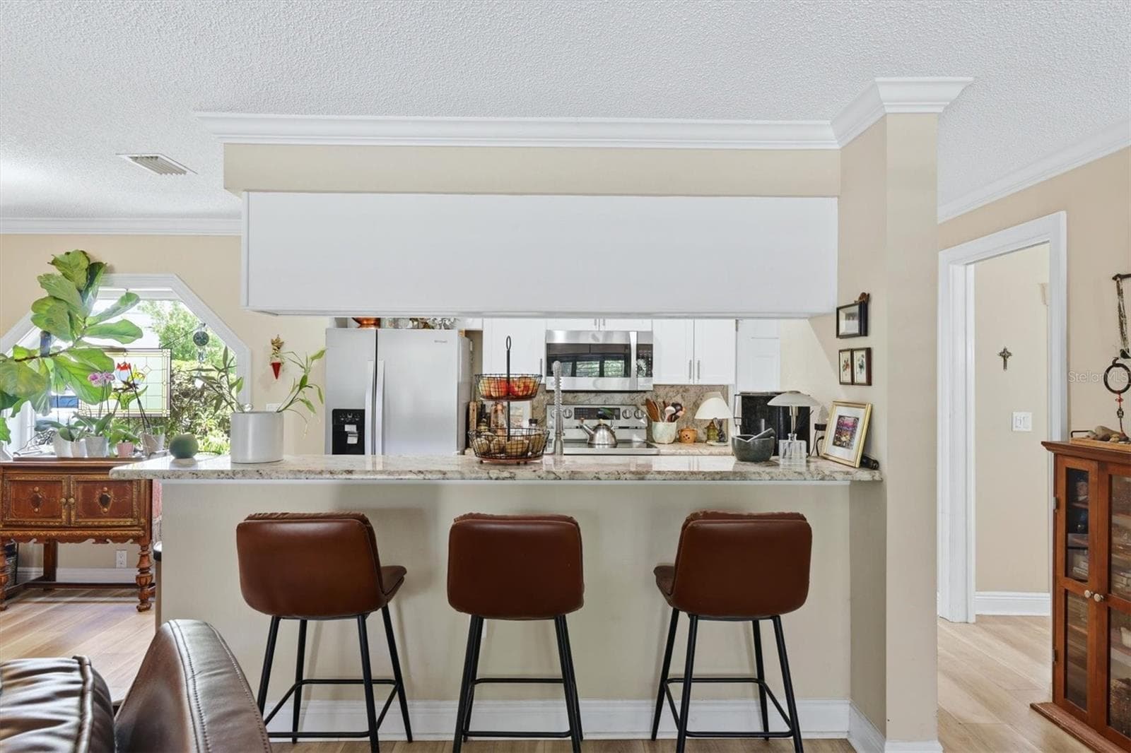 Kitchen Breakfast Bar - 3828 EASTON ST, SARASOTA
