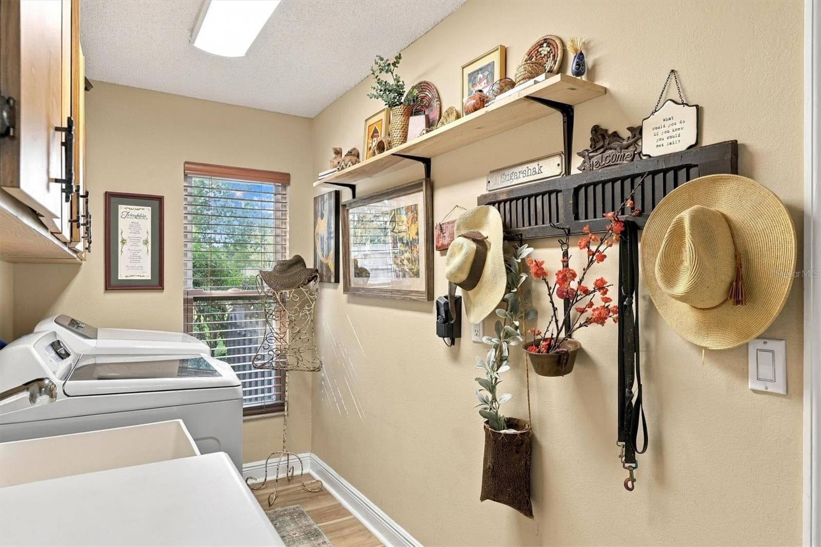 Indoor laundry and extra pantry space - 3828 EASTON ST, SARASOTA