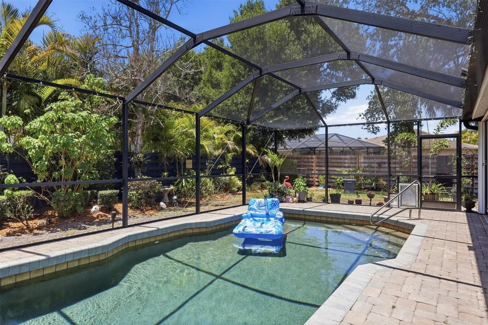 Screened pool ,Pool is pebble tec - 3828 EASTON ST, SARASOTA