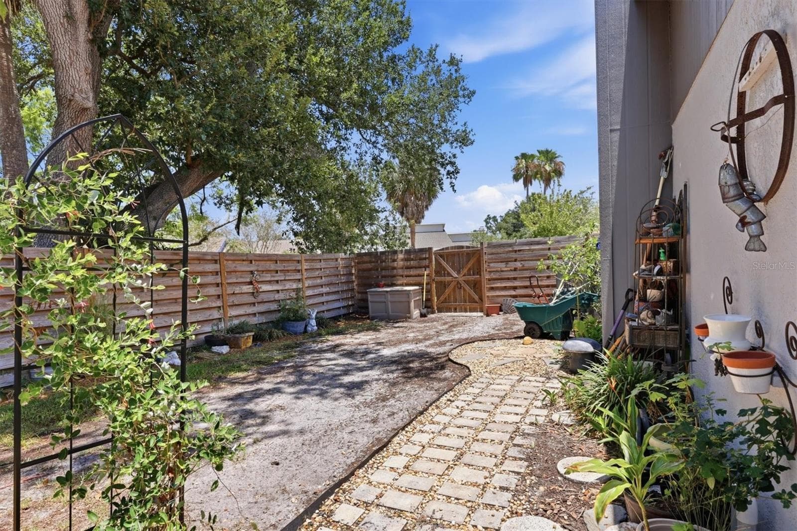 Side yard Fenced - 3828 EASTON ST, SARASOTA