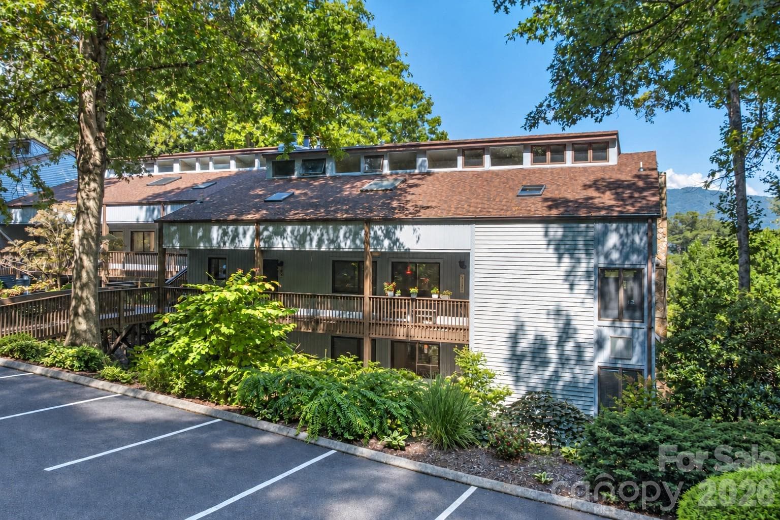 87 Willow Road