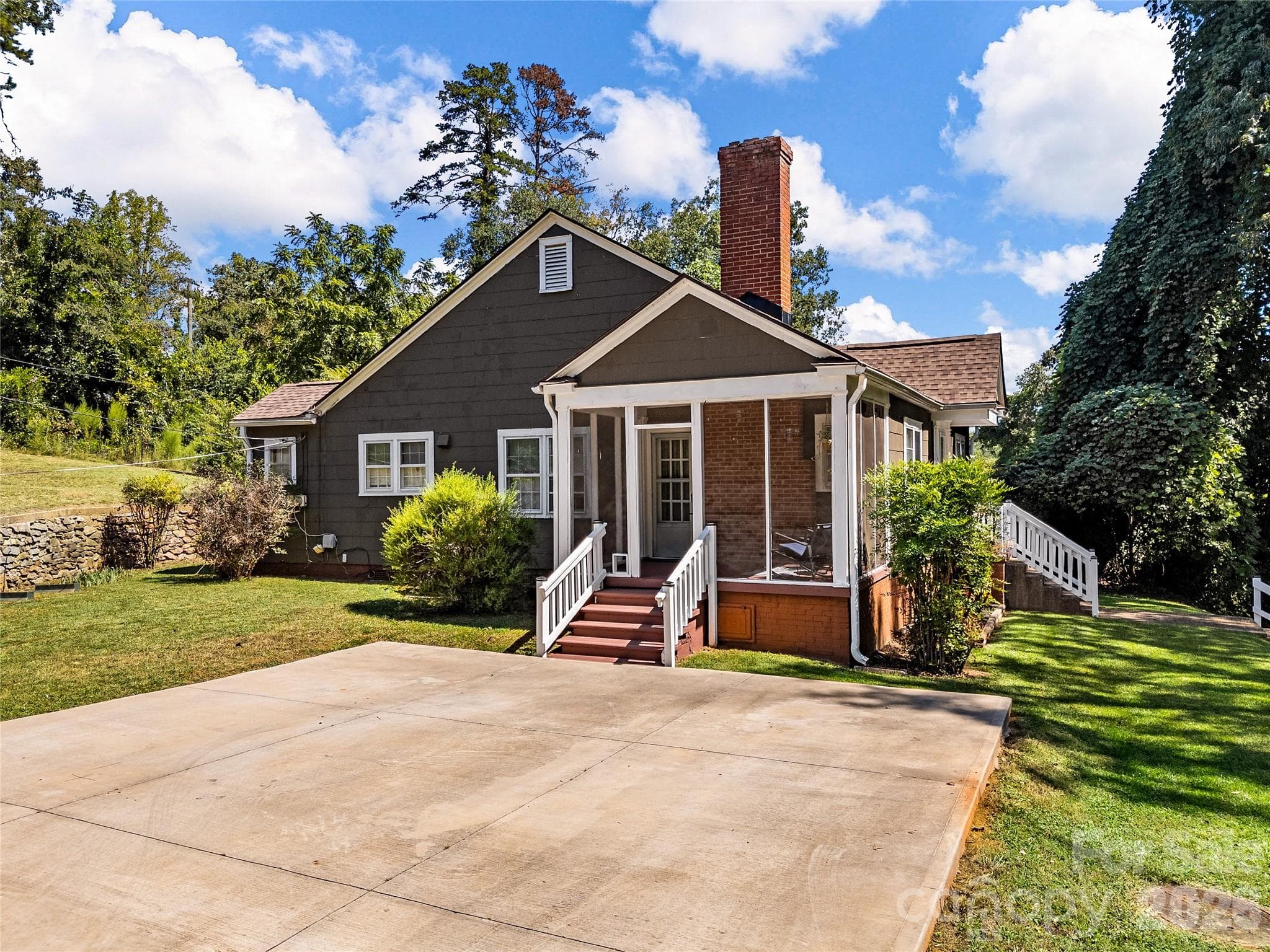 Single Family Residence at 130 School Drive, Clifton, photo 10 of 48