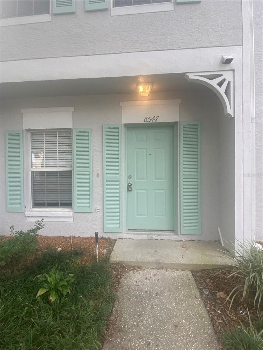 Townhouse at 8547 HUNTERS KEY CIR, TAMPA, photo 2 of 25
