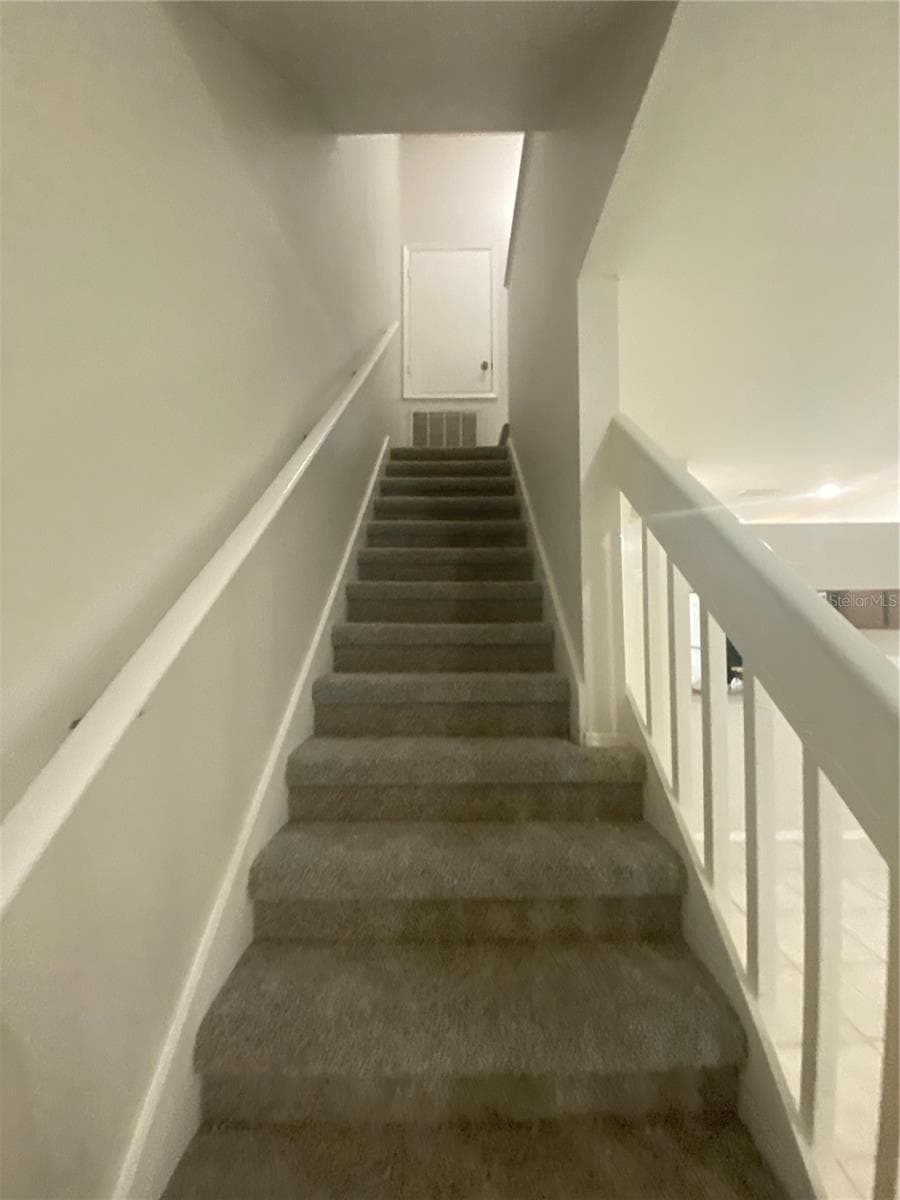 Townhouse at 8547 HUNTERS KEY CIR, TAMPA, photo 9 of 25