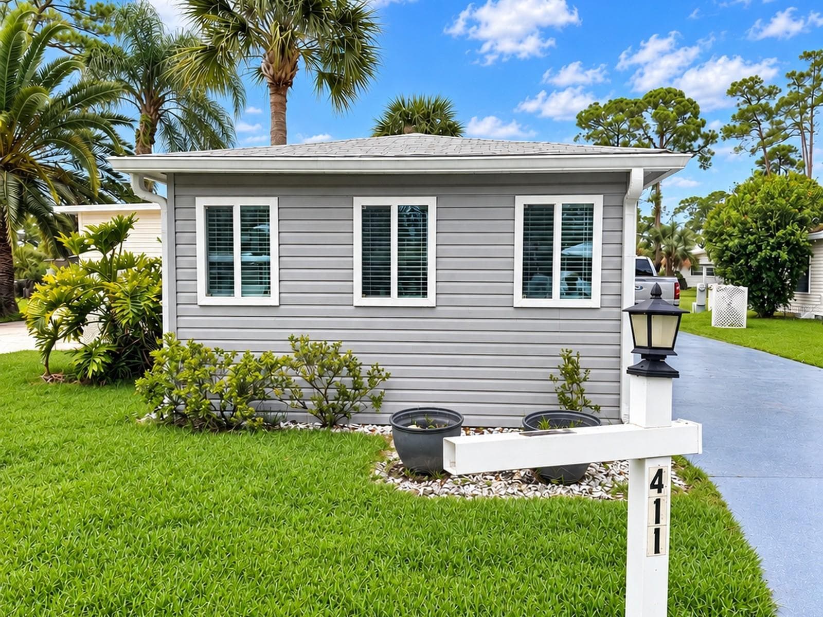411 OAK COVE RD