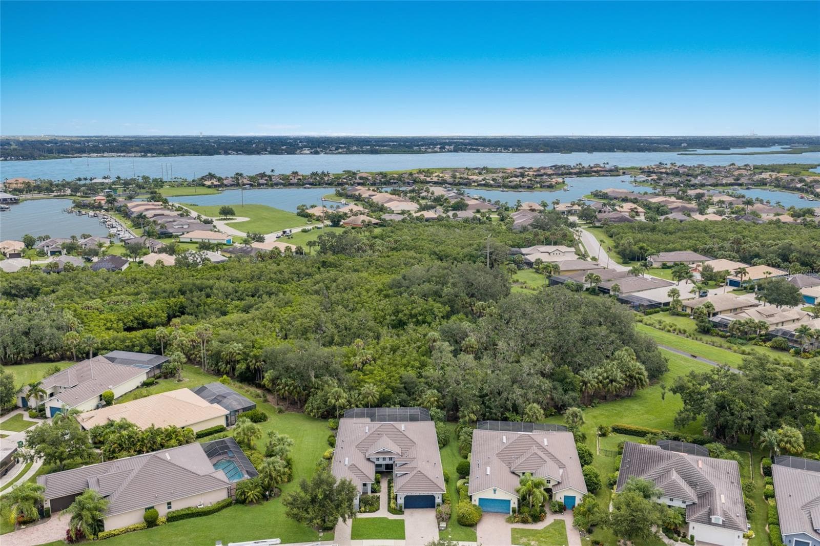 Single Family Residence at 921 RIVERSCAPE ST, BRADENTON, photo 41 of 89