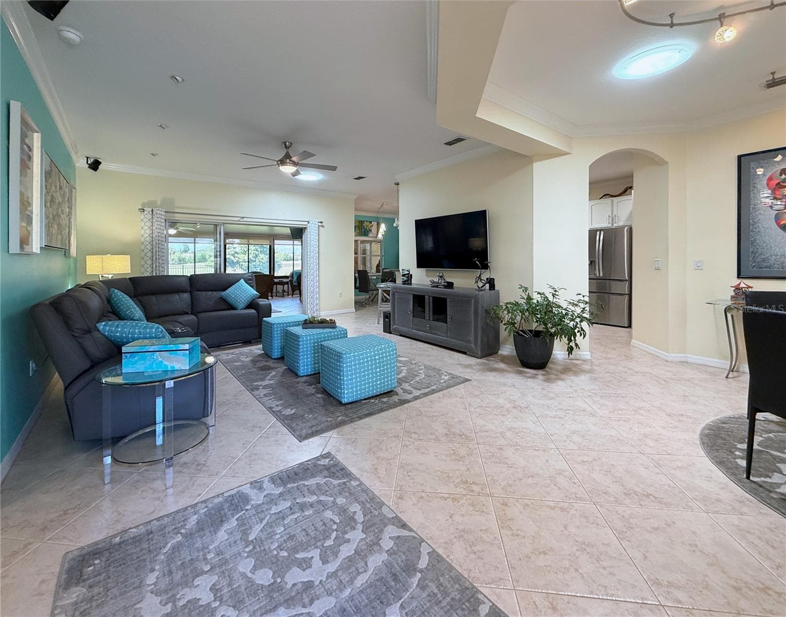 Living Room: Great for Entertaining - 157 SORRENTO RD, POINCIANA
