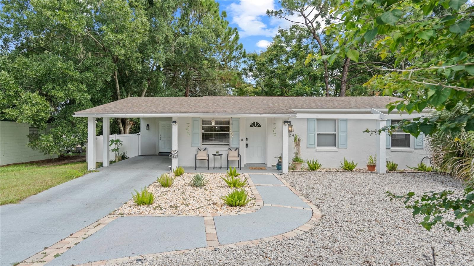 1124 W DESOTO ST