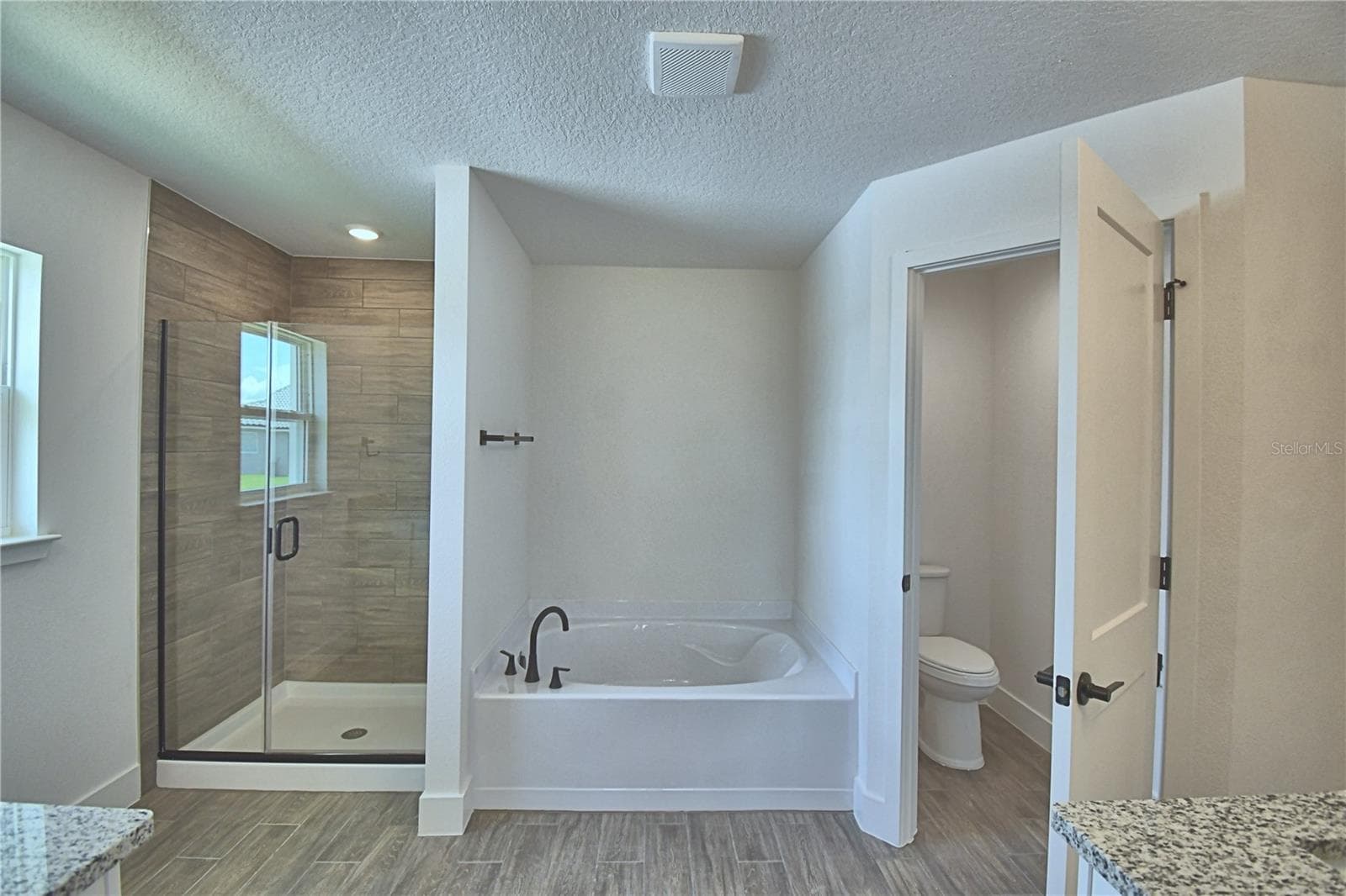 Single Family Residence at 5421 WATERSIDE DR, AUBURNDALE, photo 42 of 71