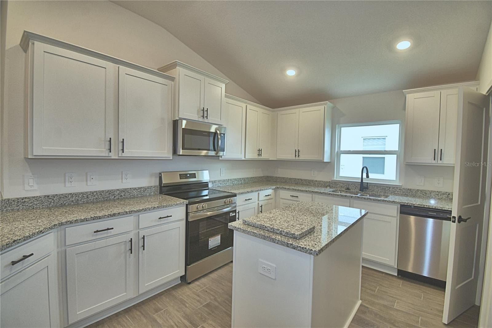 Single Family Residence at 4718 GRANDVIEW GLEN DR, AUBURNDALE, photo 12 of 70
