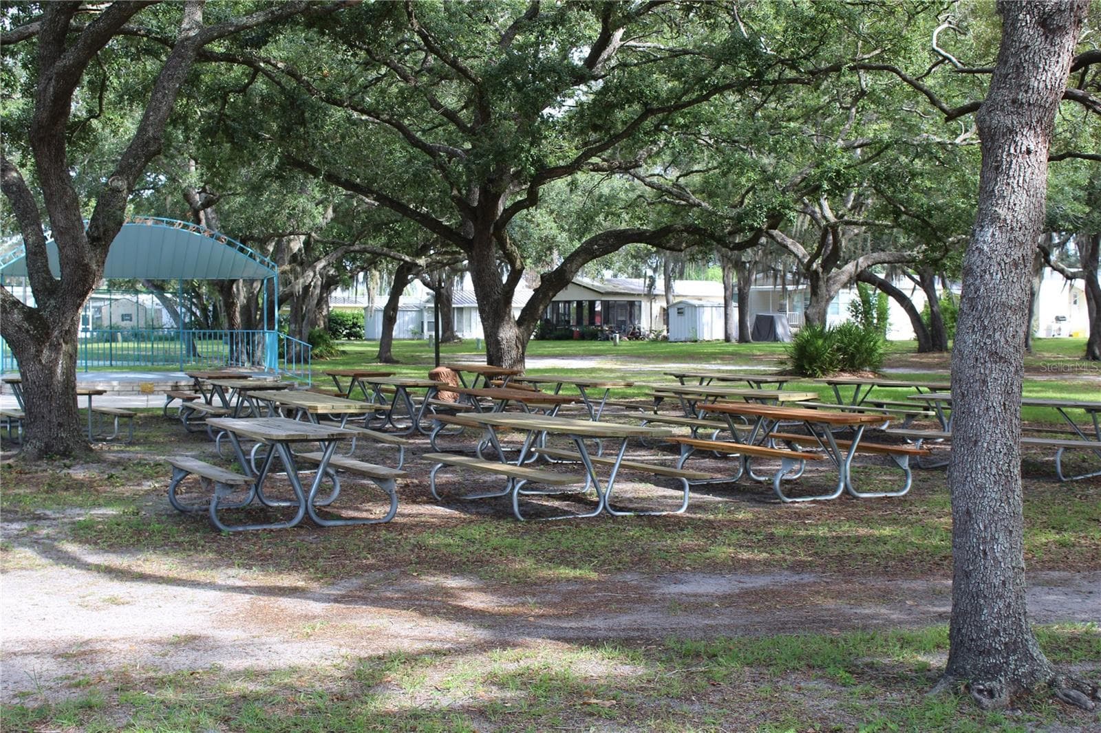 Picnic Area - 12 SADDLEBAG TRL, LAKE WALES