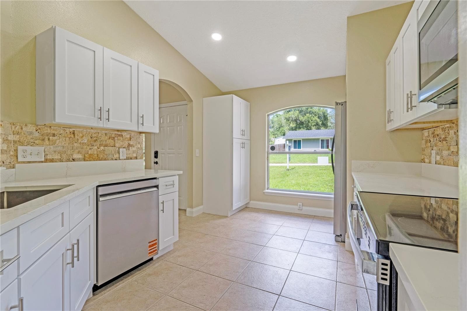 Single Family Residence at 1260 2ND ST, ORANGE CITY, photo 8 of 33