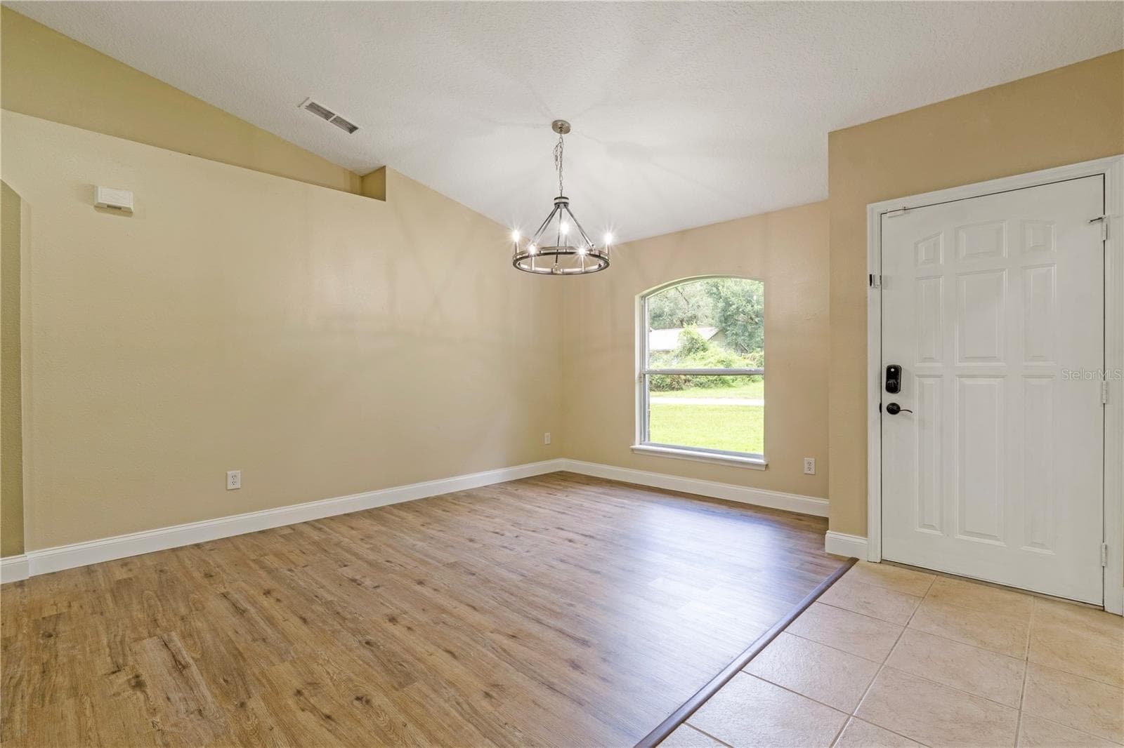 Single Family Residence at 1260 2ND ST, ORANGE CITY, photo 12 of 33