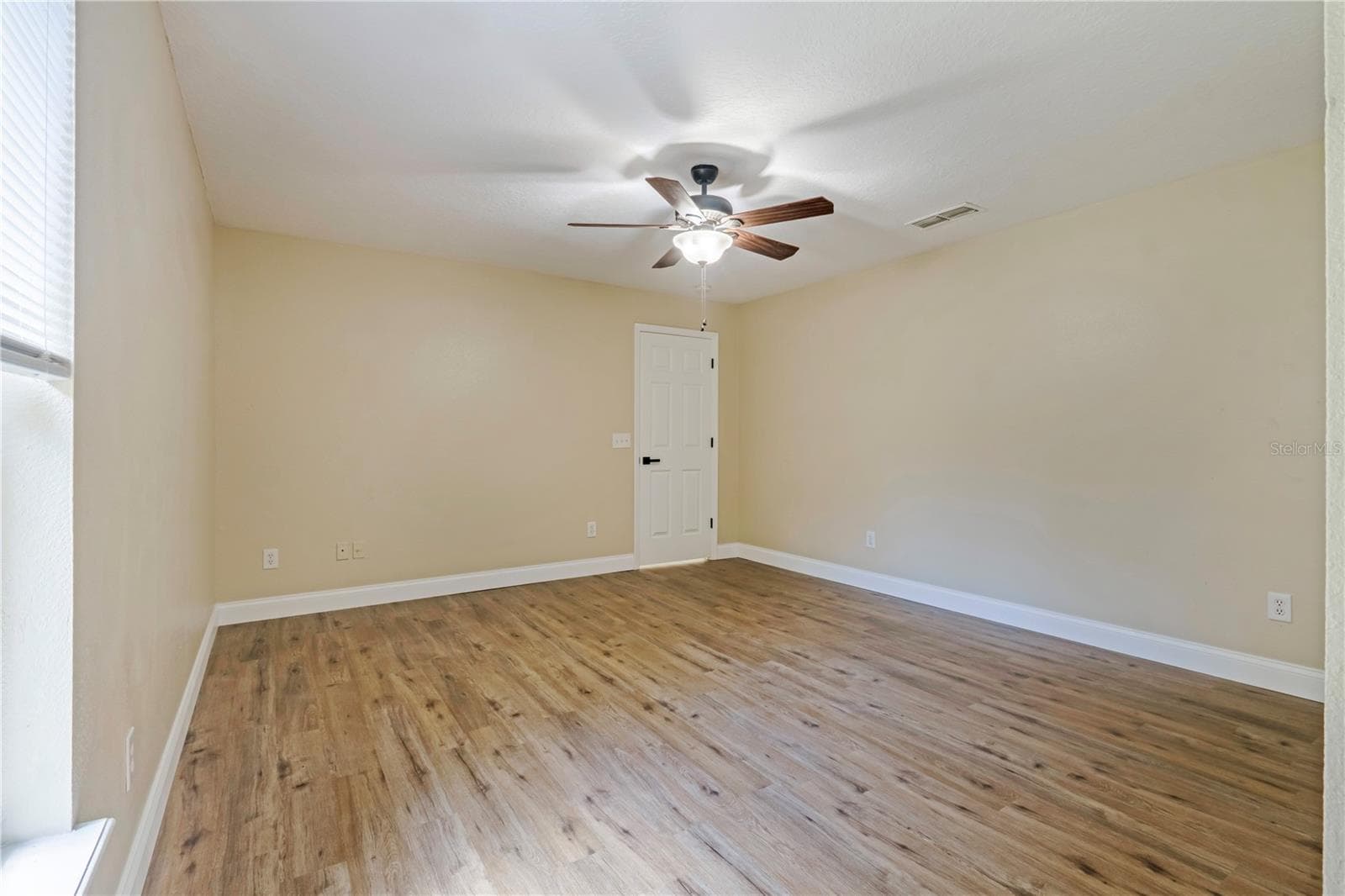 Single Family Residence at 1260 2ND ST, ORANGE CITY, photo 17 of 33