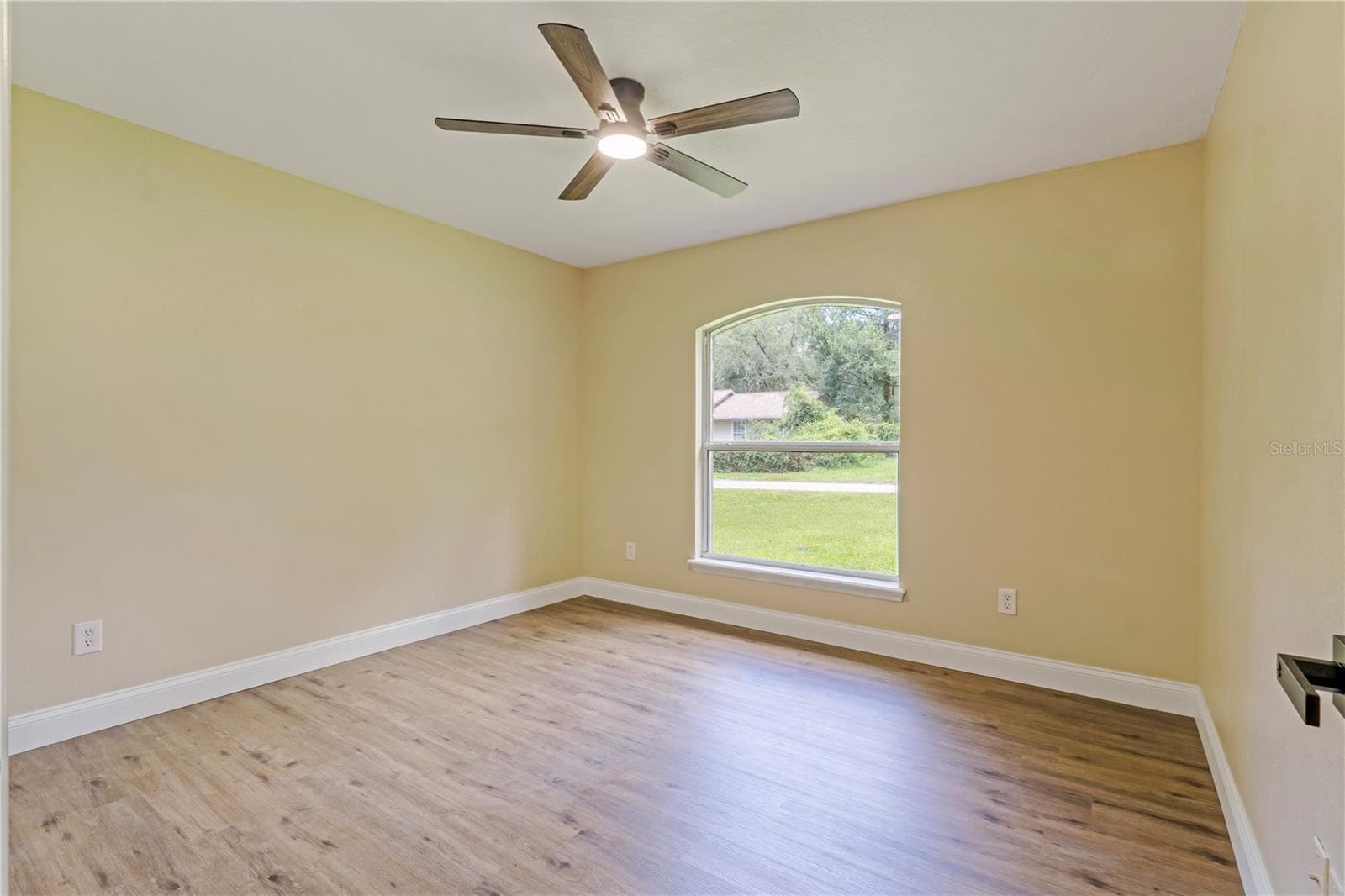 Single Family Residence at 1260 2ND ST, ORANGE CITY, photo 18 of 33