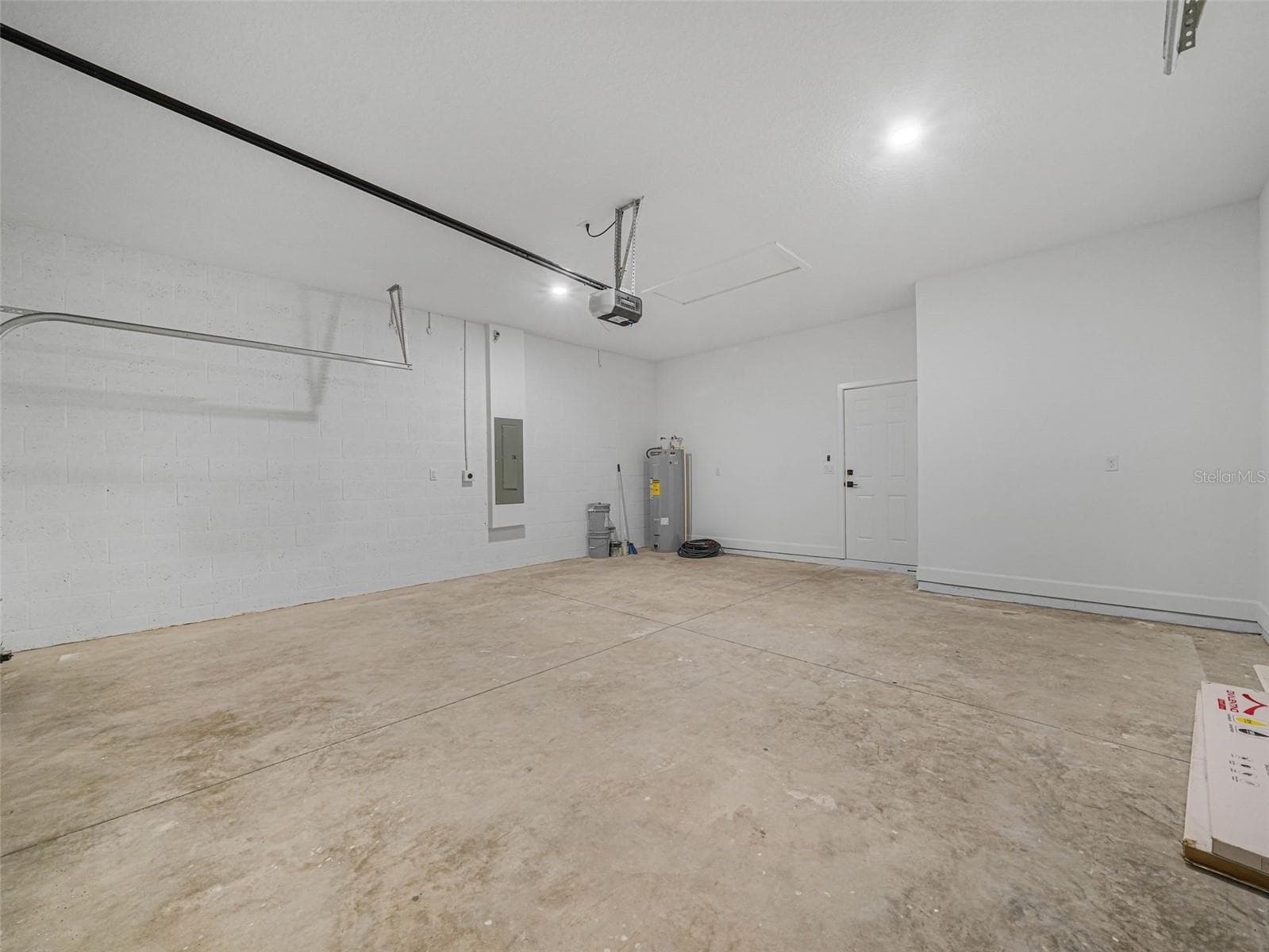 garage 2 - 325 COSTA BRAVO DR, SEBRING