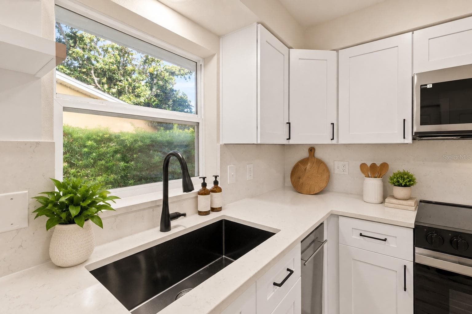 Single Family Residence at 2040 FOREST DR, CLEARWATER, photo 13 of 24