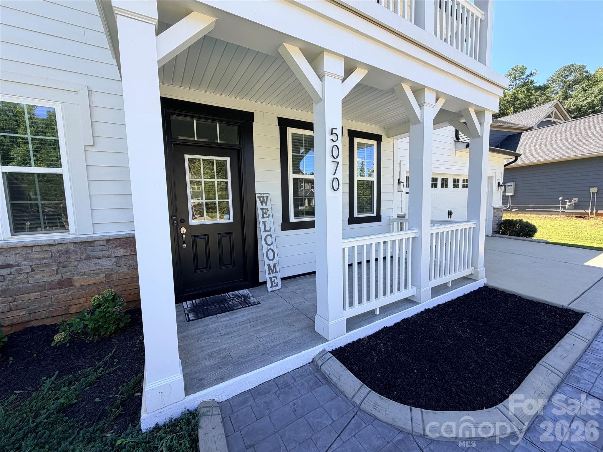 Single Family Residence at 5070 Watersail Way, Lake Wylie, photo 4 of 41