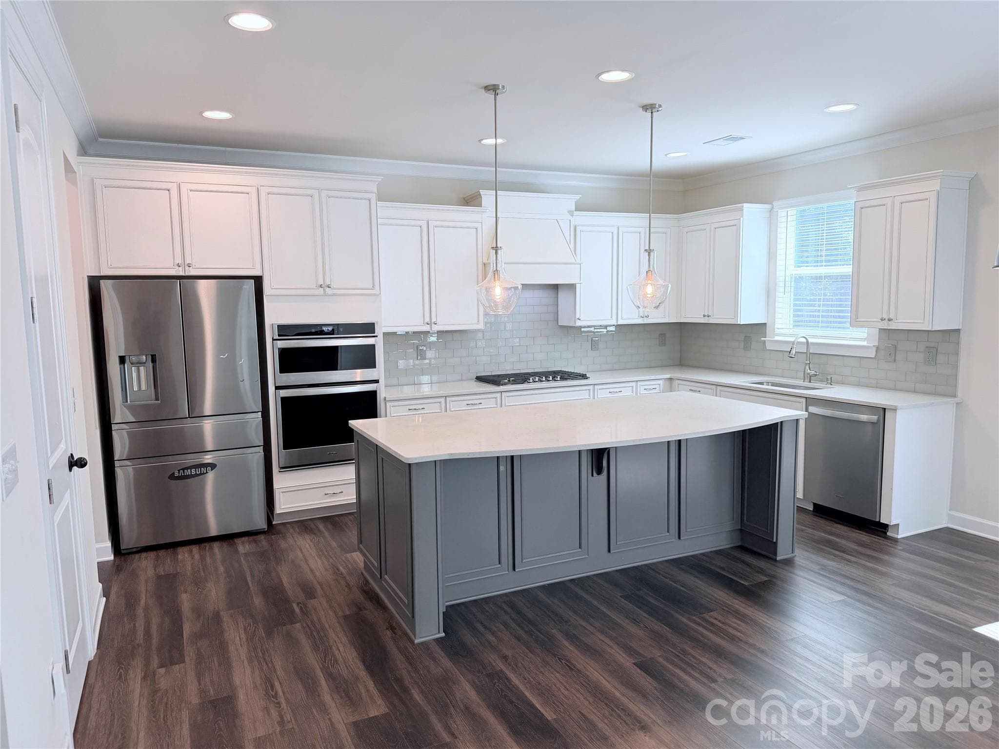 Gourmet Kitchen - 5070 Watersail Way, Lake Wylie