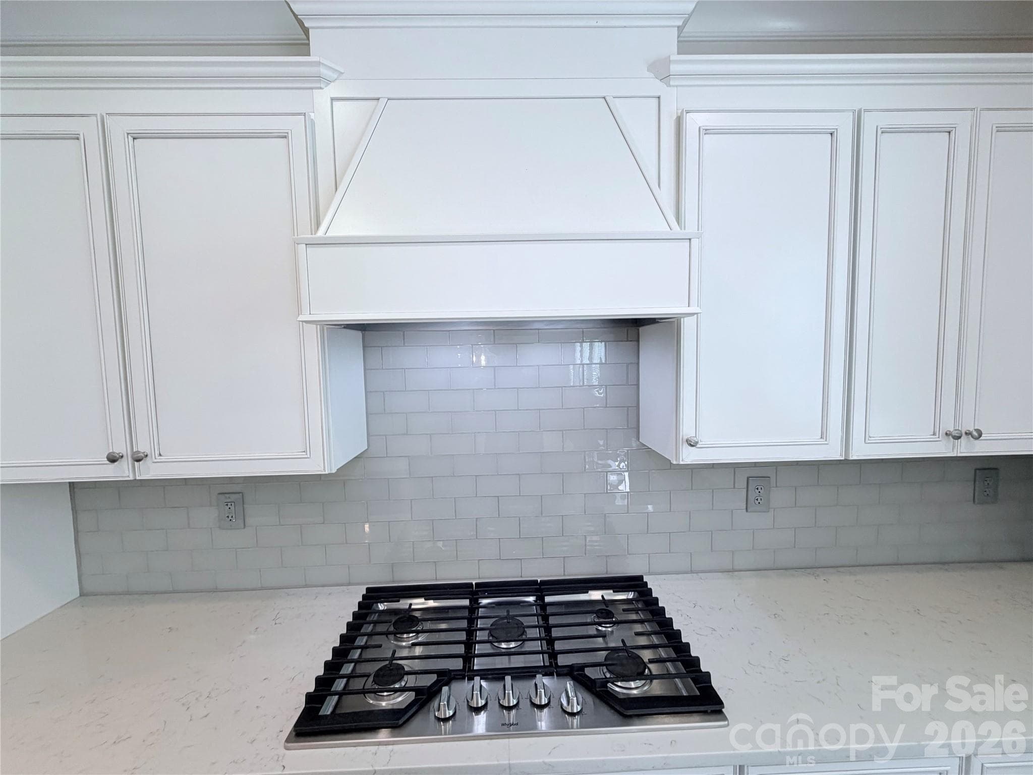 Gas cooktop - 5070 Watersail Way, Lake Wylie